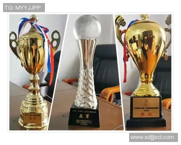 璀璨绿茵梦想闪耀胸前象征荣耀与激情的足球星挂坠